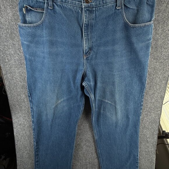 LL Bean Jeans Blue Comfort Waist #250265 Denim Pants Adult Classic Outdoor 40x29 - Picture 1 of 16